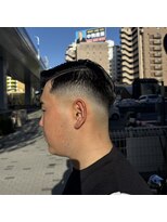 フォーコーナーズ(Four Corners)&nbsp;スキンフェードツーブロック刈り上げジェットモヒカンマンバン