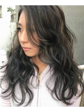 ジーナ(XENA) 立体感ハイライト×ダークグレージュ