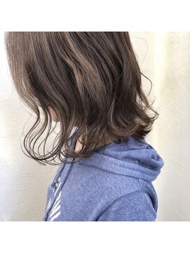 ジェイド ボワール(Jade voir) 王道抜け感ミディ