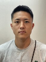 黒髪短髪フェードスタイル