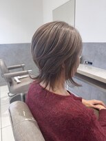 アース 四街道もねの里モール店(EARTH coiffure beaute)&nbsp;ショートウルフ&白髪ぼかしカラー