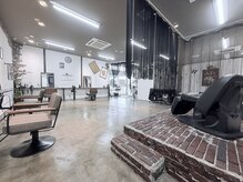 ダブルスタンダード(W.standard)の雰囲気(ブルックリンスタイルの広々とした店内)