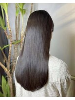 スット 渋谷(slut) くせ毛改善ストレート