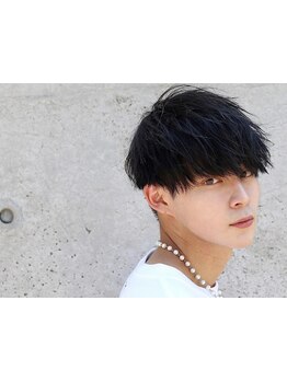 幅広い年代のMENSから支持!メンズカット×フェザーパーマで魅せるこなれ感[心斎橋/フェードカット/学割U24]