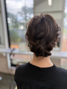 リリカル ヘアオブジェ シニヨンスタイル