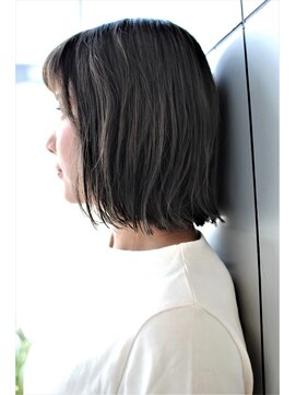 サロン ド ミカーサ(Salon De Micasa) 切りっぱなしボブ