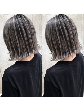 メリー(merry craftsman's factory) ハイライト、バレイヤージュアッシュベージュくびれセミディー