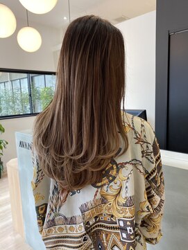 チェレ ロッソ 金剛店(Chere rosso) レイヤーカットバレイヤージュイルミナカラーハイライト