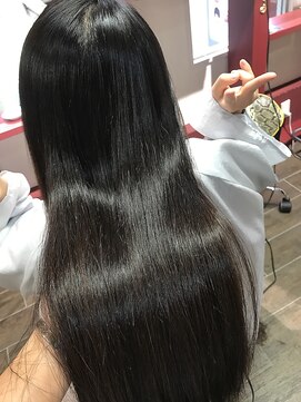 ジュリアンマーラ(Julien Mara) 全体縮毛矯正/黒髪ロング/ストレートヘア/ストレートロング/艶髪