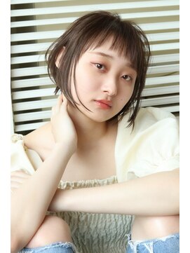 ノイ(neu) ひし形ショート×ミルクティー×前下がりショート×くすみカラー