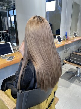 ニキータ(Nikiita) くすみベージュ　B5634