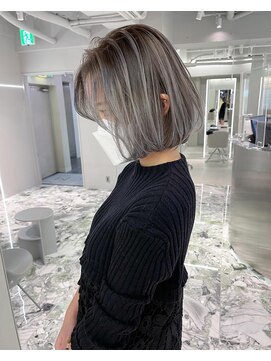 キオク(KIOX) コントラストバレイヤージュ/グレージュ