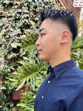 カルナヘアー(carna hair) 20代30代メンズフェードショート