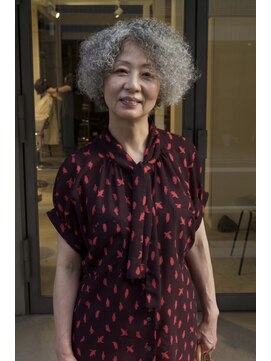 マレ(MARAIS) 白髪とハードパーマ