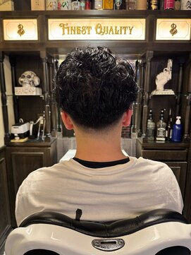 バレス 田町(BALES) [スキンフェード/ツイストスパイラル/田町]