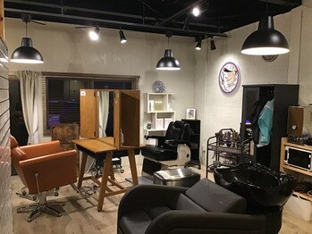 イッツブランニューバーバーショップ(IT's BRAND NEW BARBER SHOP)の写真/徹底したカウンセリングで理想のヘアスタイルへ★落ち着いた雰囲気で1人1人に最高な時間をご提供♪