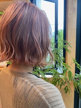 ジジ プラス デザイン(GIGI+design) ミディアムボブ