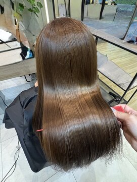 スリー(Three) 【美髪縮毛矯正】