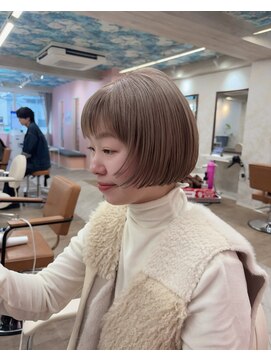 フィガロ ウメダ(FIGARO UMEDA) 似合わせカットフェイスラインレイヤーボブ01.19