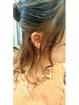 ビヤンカ(Biyanka) ブリーチなしのインナーカラー