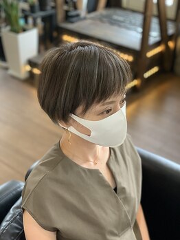 【カウンセリング】一人ひとりの髪質やクセ、骨格のバランスを見極め、貴方に一番似合うヘアへと導きます◆