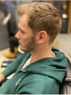 フランクスバーバー アンド ビアークラブ(FRANK'S BARBER and BEER CLUB) ランダムパーマサイドグラデーションスリークショート