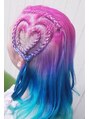 エミタス 練馬(emi+ Hair & eyelash)&nbsp;ストリート系派手髪マニパニとハートのコーンロウ可愛い