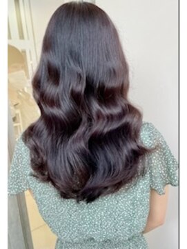 アイユー(ii+U) 艶ロング　大人可愛い　ペールベージュ