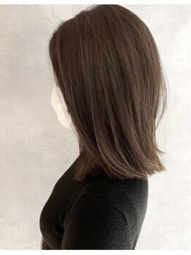 アイディール 心斎橋店(:ideal) 20代30代40代☆切りっぱなしロブで、上品な外ハネスタイル♪