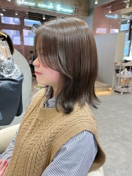 グロー 大宮(GLROW) □ 韓国大宮顔周りレイヤーカット結べるボブオリーブグレージュ