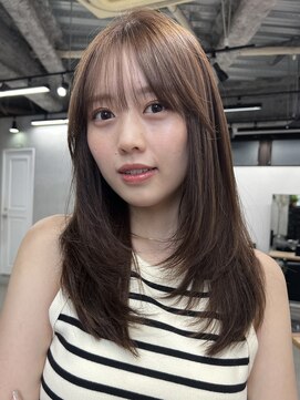 キラ 渋谷(KILLA) セミロングレイヤーカットワンカールオリーブベージュ