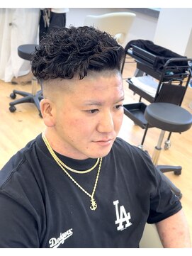 ビカム 名駅(become) 極道パーマフェードカットスキンフェード短髪パーマ刈り上げ