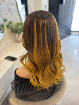 ラビス 池袋(Lovis) <悠斗>ネビージュ/小顔[エクステ/インナーカラー/韓国/池袋]