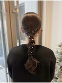 大人可愛いタイト編みおろしヘアアレンジ