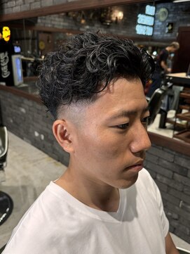 フォーコーナーズカットショップスリーセント 栄(FourCornersCutShop 3/cent) 大人パーマ/大人ビジネス/ビジネスパーマ/刈り上げ