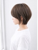 ムーンジェジェ(moon jeje)&nbsp;ひし形ショートボブ 耳掛け 30代 40代 50代 60代 丸みショート 