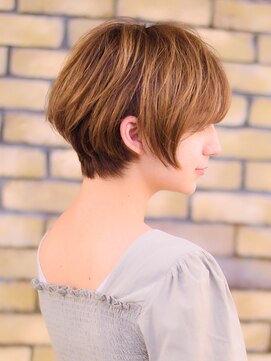 コロ(COLO) 【COLO】耳掛け丸みショート 吉祥寺