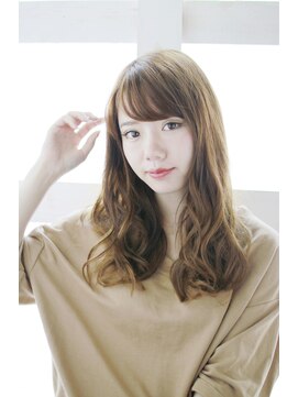 アジュテ(ajouter) シースルーバングのハイトーンスタイル