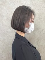 エリマ 調布(elima)&nbsp;大人ミニボブ/イルミナカラー/センターパートハイライトベージュ