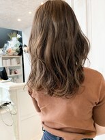 キャアリー(Caary)&nbsp;福山イルミナカラー人気caaryアッシュベージュ波巻き外ハネ