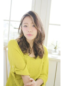 ラクシア(LUXIA) ミックスカールのルーズヘアースタイル