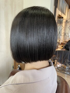 エニー(ENii) グロスストレート・ワンレングスボブ