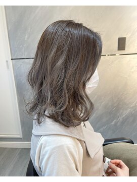 ミチオノザワヘアサロンギンザ 静岡店(Michio Nozawa HAIR SALON Ginza) グラデーションカラー/グレーブラウン/グラデーション/30代/40代