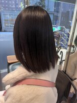 ヘアーアンドメイク ビス(HAIR&MAKE bis) 扱いにかくい生え癖も解決縮毛矯正！【久保田帆香】