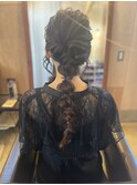 ロングヘアを最大に活かした 大人キュート編みおろし