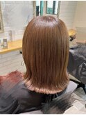 落ち着きのあるオリーブベージュ × くびれ外ハネ