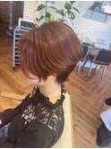 上品カラーで魅せる大人の丸みショート/バイオレットピンク
