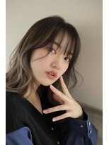 ルアナ(Luana)&nbsp;グレージュスラデーションミディスタイル