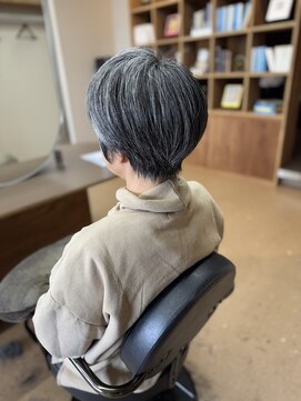 耳下ショートカット