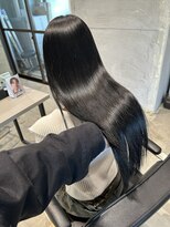 シオヘアーセカンド 西新2号店(Sio.hair 2nd)&nbsp;艶感やわらか縮毛矯正×髪質改善でうねり解消